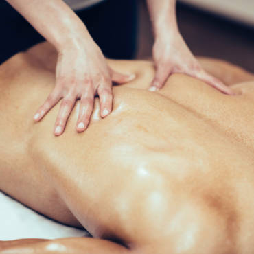 Le massage sportif : préparation et récupération